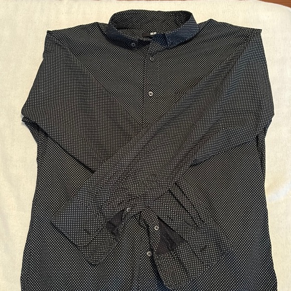 Uniqlo Shirts Uniqlo Mens Size M Dark Blue And White Dotted Dress
